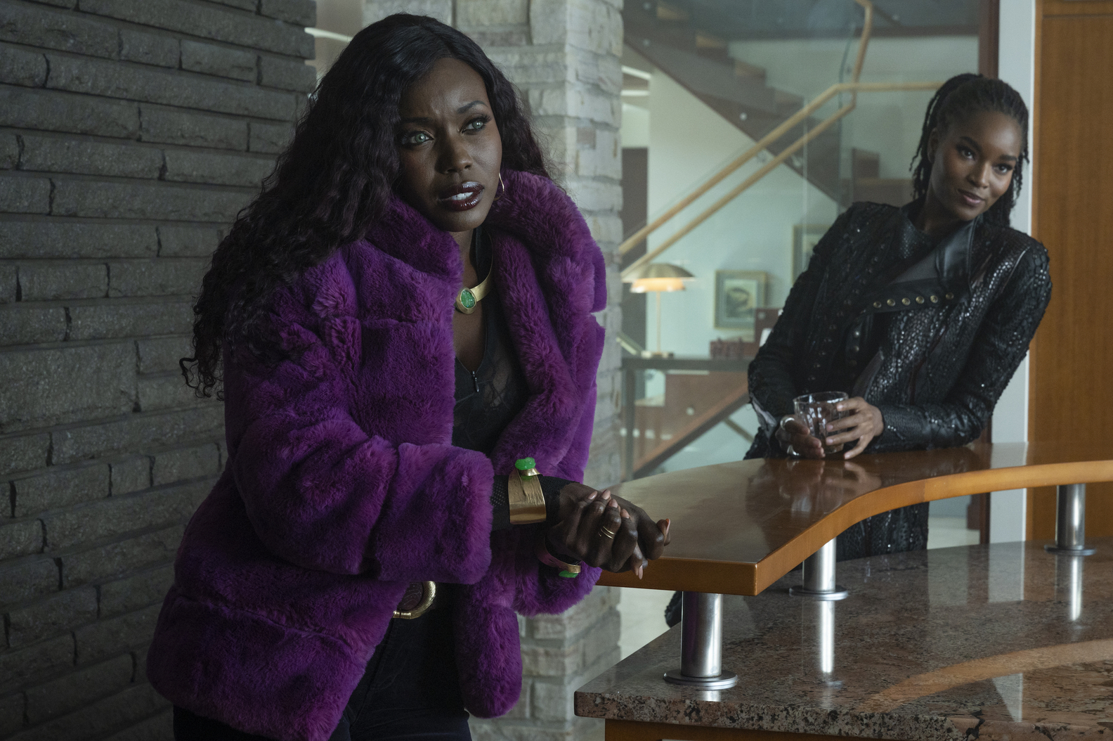 Anna Diop, Damaris Lewis in Titans Season 3 Episode 7